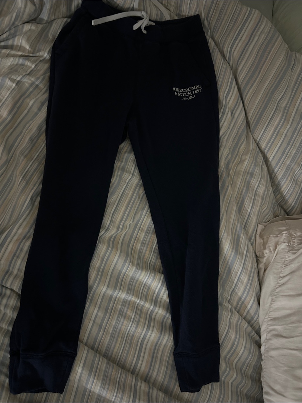 abercrombie kids navy blue jogger sweatpants with drawstring